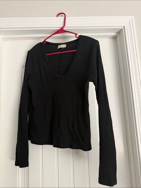 Universal Thread Black Scoop Neck Long Sleeve Tee